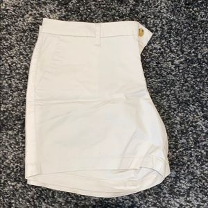 Kaki shorts